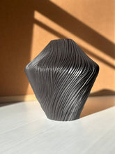 Load image into Gallery viewer, Carved vase (second)

