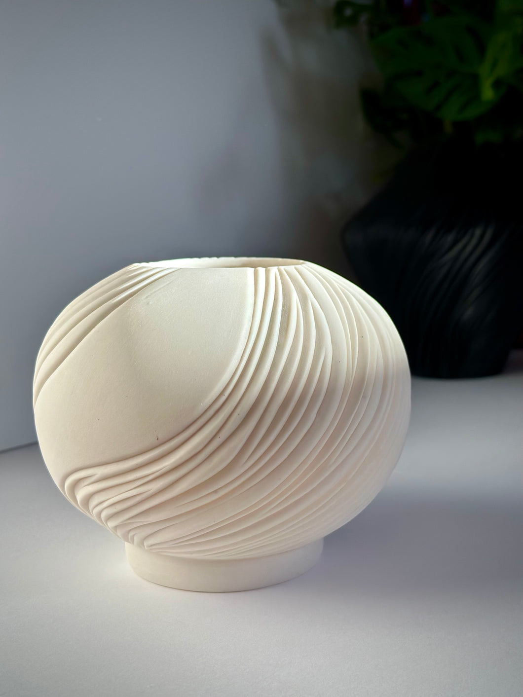 Carve porcelain luminary