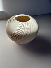 Load image into Gallery viewer, Carve porcelain luminary

